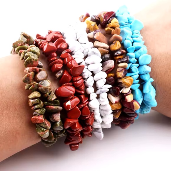 Bracelet And Earrings Set - White Turquoise - Natural Stone Healing Energy - Picture 10 of 12